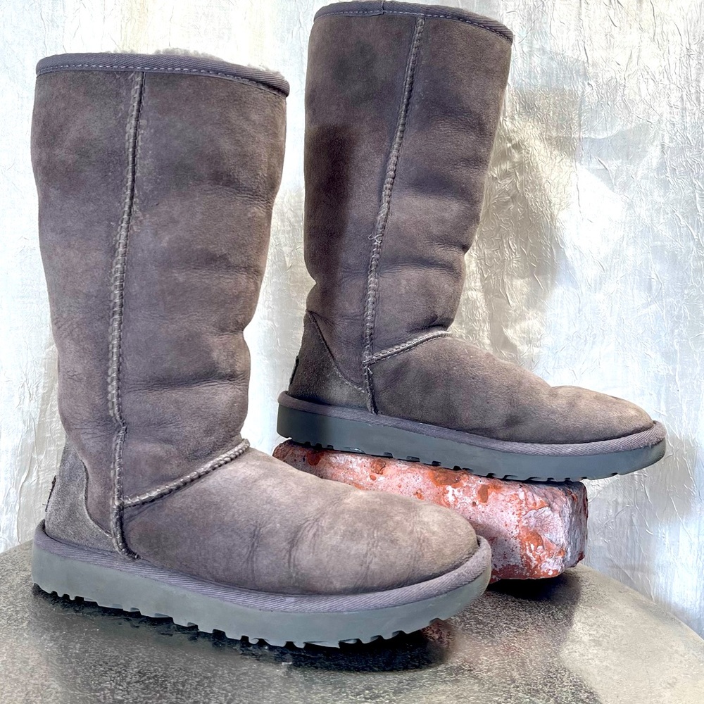 UGG boots Gray tall cuff sheepskin fur Classic winter size 6 fall winter warm - Picture 2 of 11
